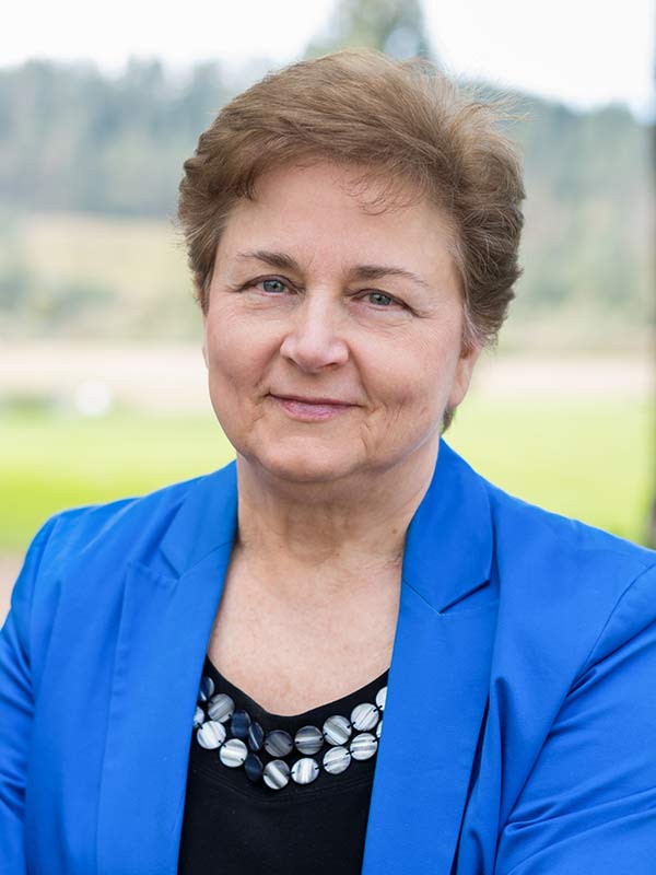 Vicki Saunders
