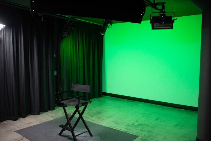 Lighting studio green screen